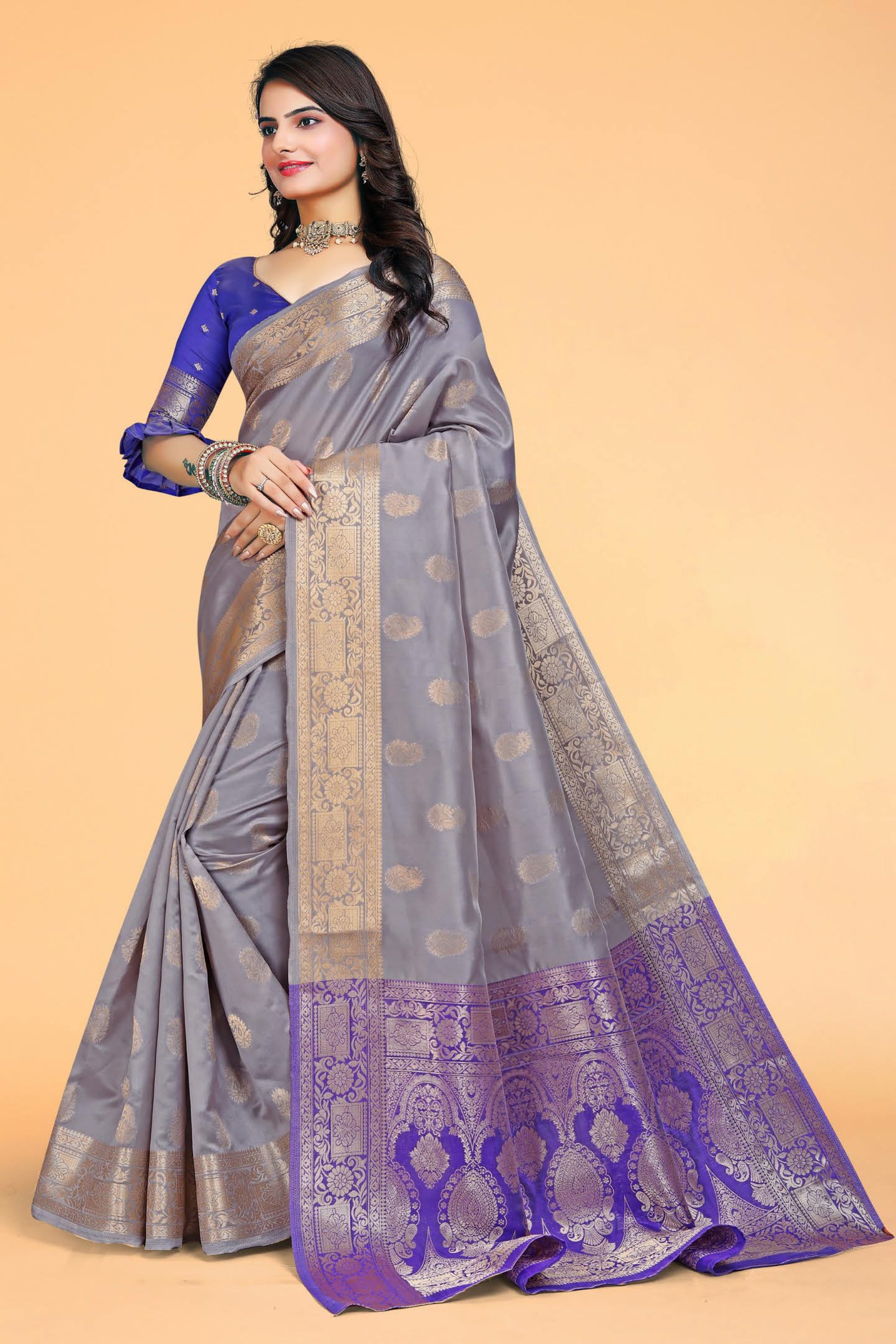 Grey Kanjivaram Silk Saree With Blouse Piece