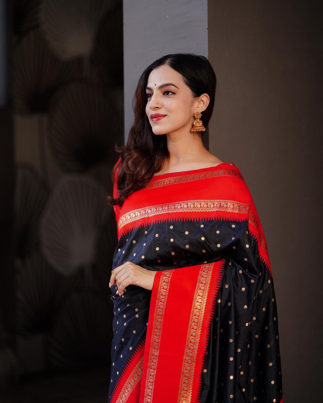 Bucolic Black Soft Silk Saree With Woebegone Blouse Piece