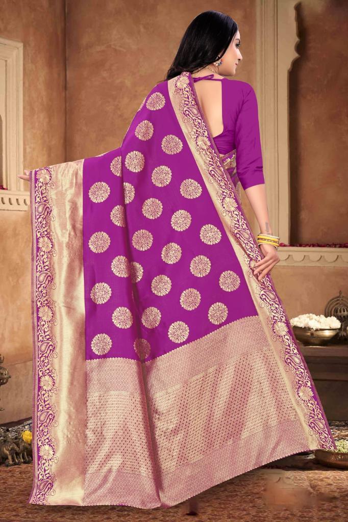 Wine Red Kanjivaram Saree with Mesmerizing Gola Patti Design - Naari Silk 