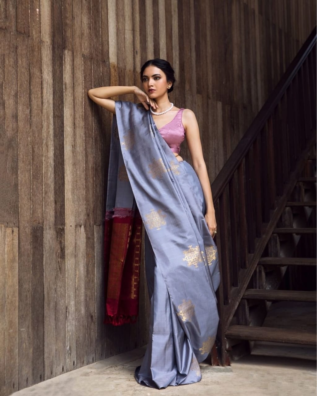 Ethnic Motifs Grey Zari Kanjivaram Silk Saree