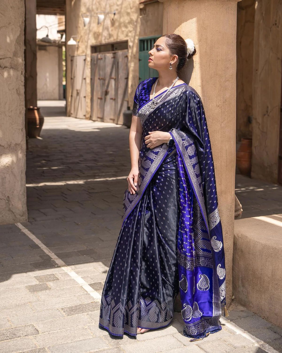 Banarasi Woven Saree with Contrast Border