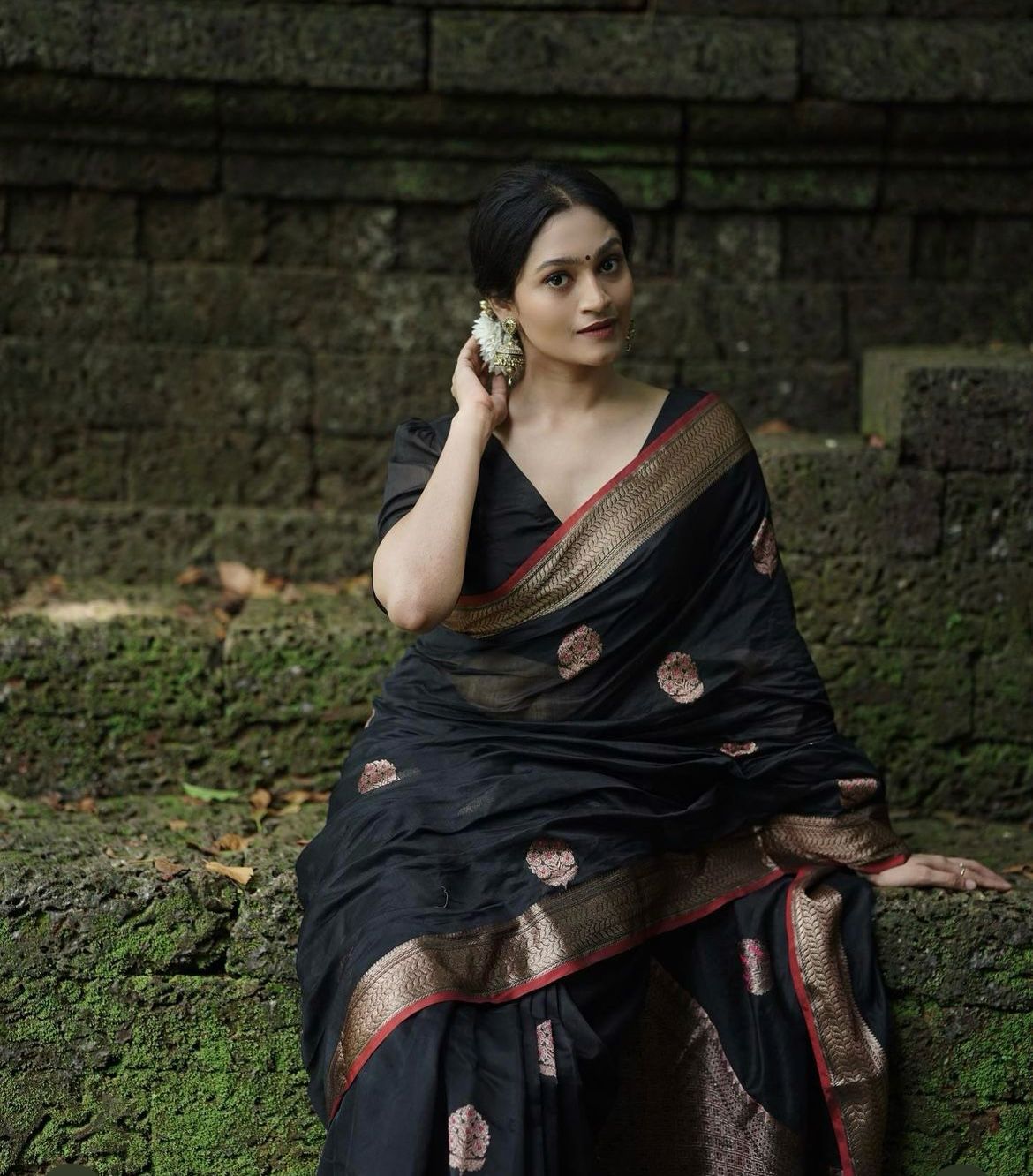 Black Kanjeevaram Silk Saree with Zari Border