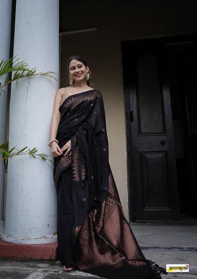 Black Kanjivaram Silk Saree with Subtle Floral Accents for Timeless Grace - Naari Silk 