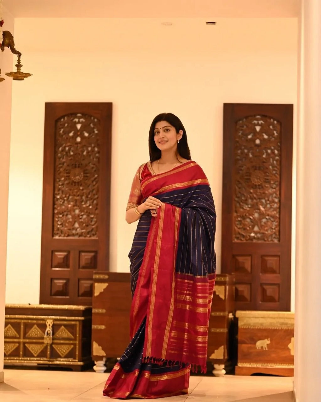 Black Banarasi Silk Saree With Blouse Piece