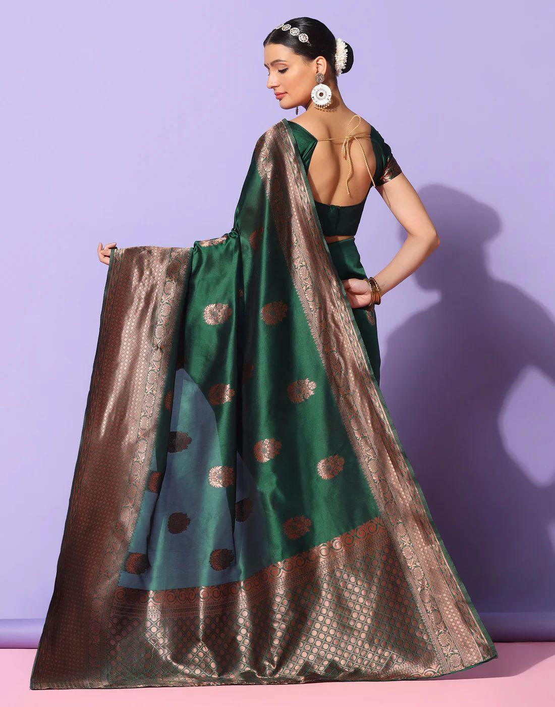 Radiant Green Saree with Charming Pink Palla - Naari Silk 