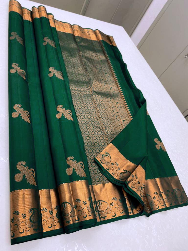 Elegant Green: Graceful Peacock Motif Saree - Naari Silk 