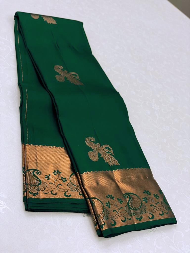 Elegant Green: Graceful Peacock Motif Saree - Naari Silk 