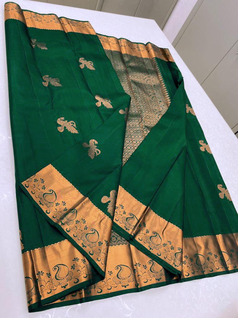 Elegant Green: Graceful Peacock Motif Saree - Naari Silk 