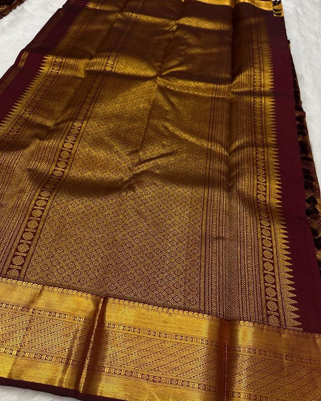 Banarasi Silk Saree for Women, Maroon and Golden, Authentic Indian - Classy